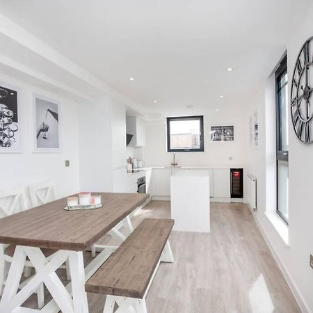 2 Bedroom Penthouse - Large Balcony - Minster View Йорк Екстериор снимка