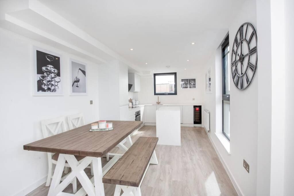 2 Bedroom Penthouse - Large Balcony - Minster View Йорк Екстериор снимка